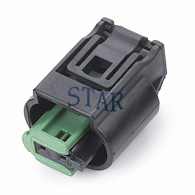 2P Female BMW Automotive Connector ST7023Y-0.6-11
