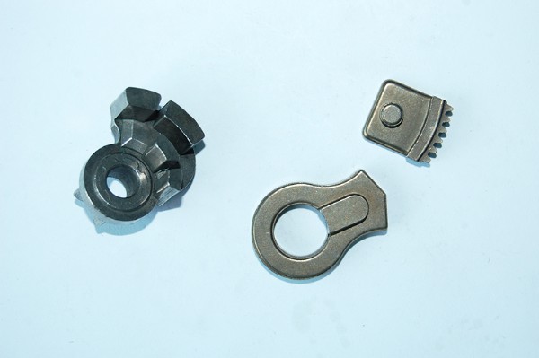 Car seat reclining device