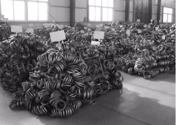 High Speed Rotary Shaft Seals 100*125*12mm With Plate NBR Material Crankshaft Oil Seal for Truck