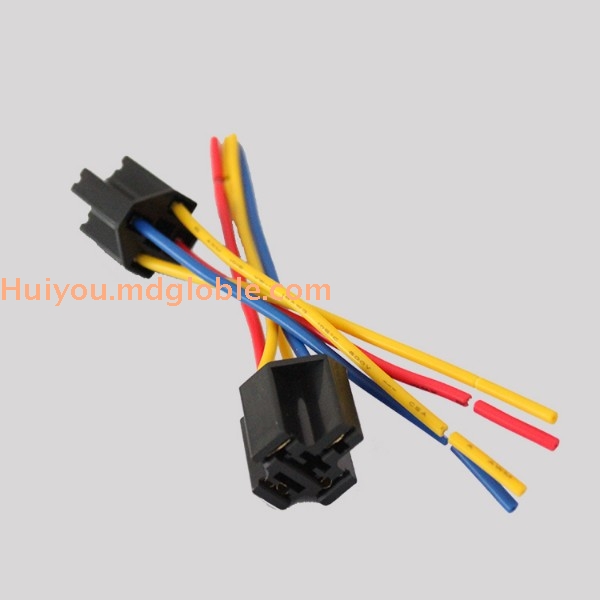 Wire harness and connector HY8002